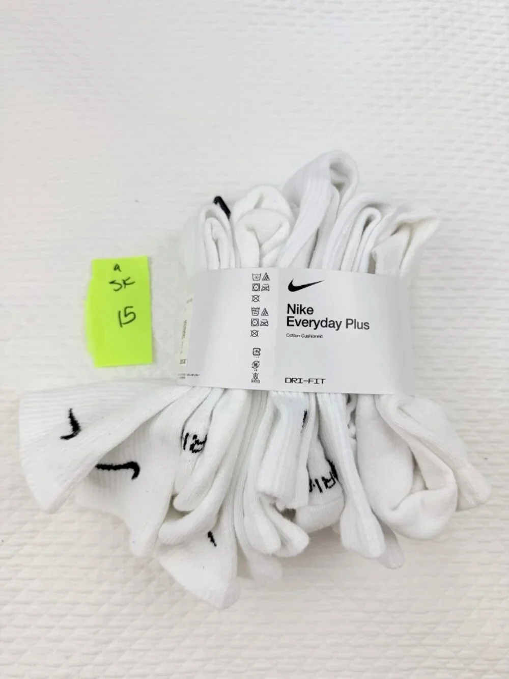 Nike Everyday Plus Dri-FIT Adult Mens L (8-12) Cushioned 6 Pair Crew Socks White